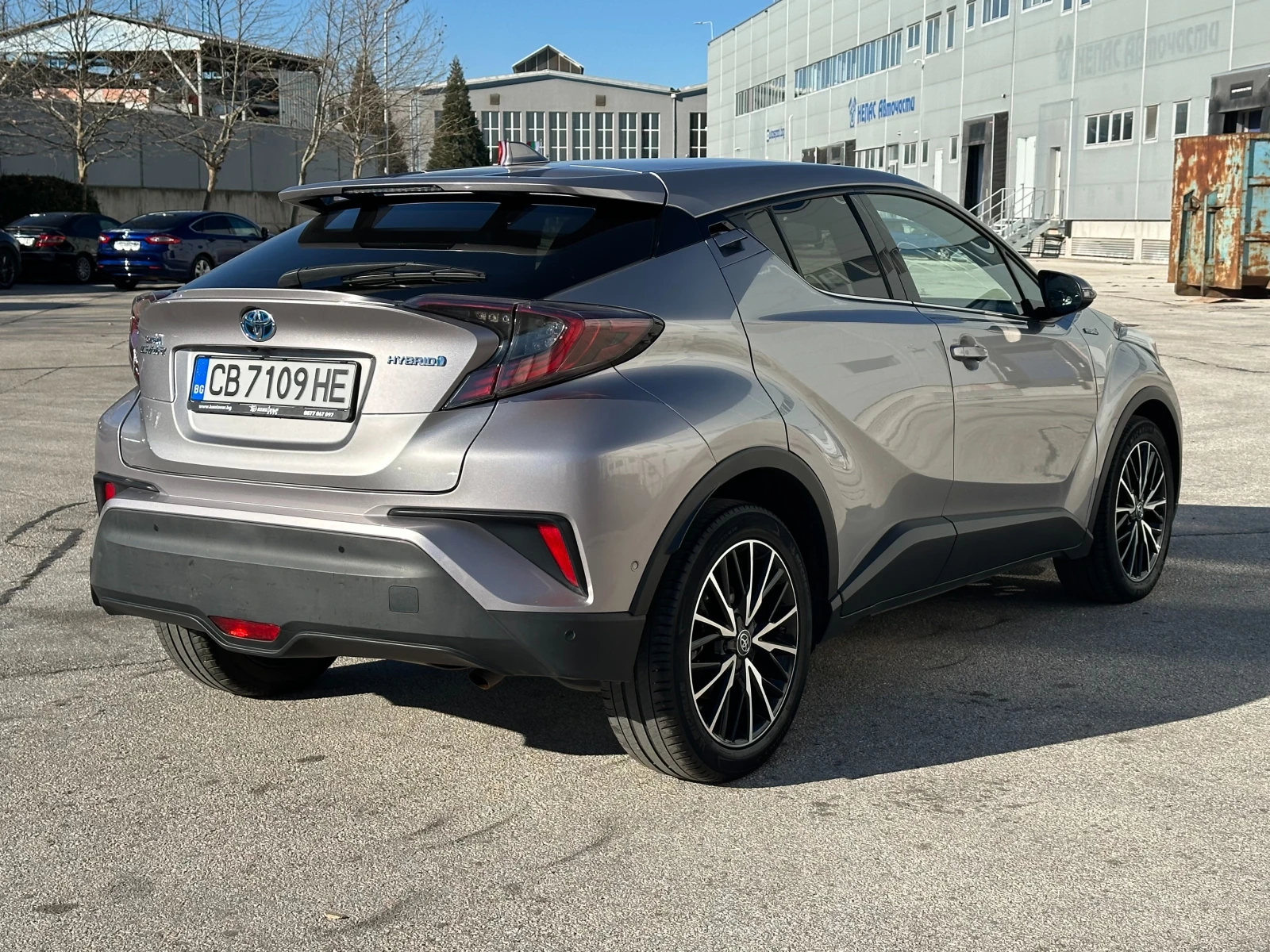 Toyota C-HR 1.8 Hybrid 98 к.с./ГАРАНЦИЯ ОТ КЕНТАВЪР  - изображение 4