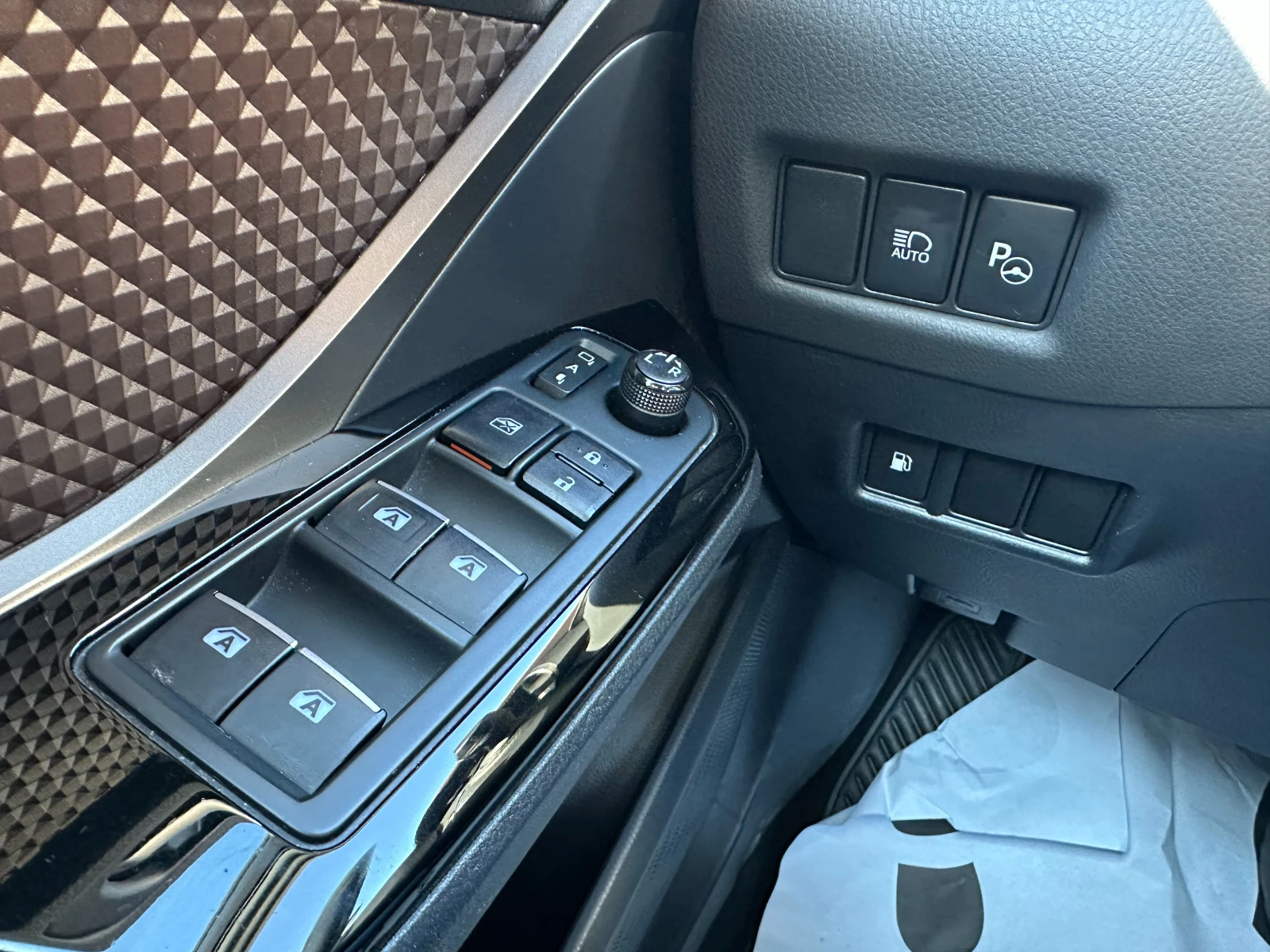 Toyota C-HR 1.8 Hybrid 98 �.�./�������� �� ��������  | Mobile.bg � ����������� 14