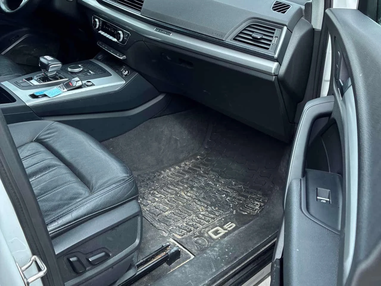 Audi Q5 * Komfort * CARFAX * ЦЕНА ДО БГ, снимка 12 - Автомобили и джипове - 54222807