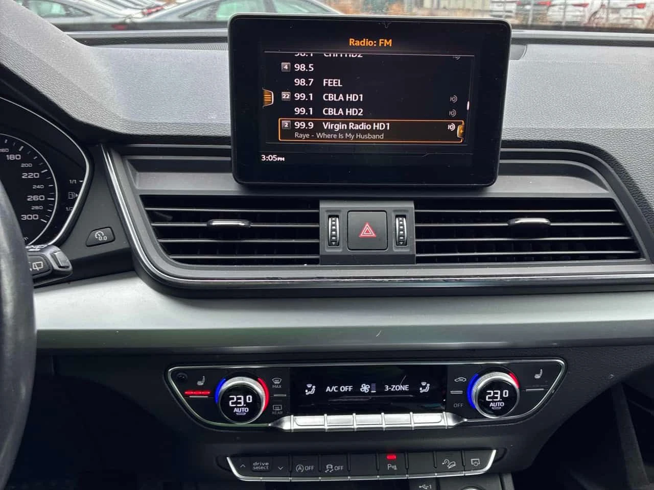 Audi Q5 * Komfort * CARFAX * ЦЕНА ДО БГ, снимка 9 - Автомобили и джипове - 54222807