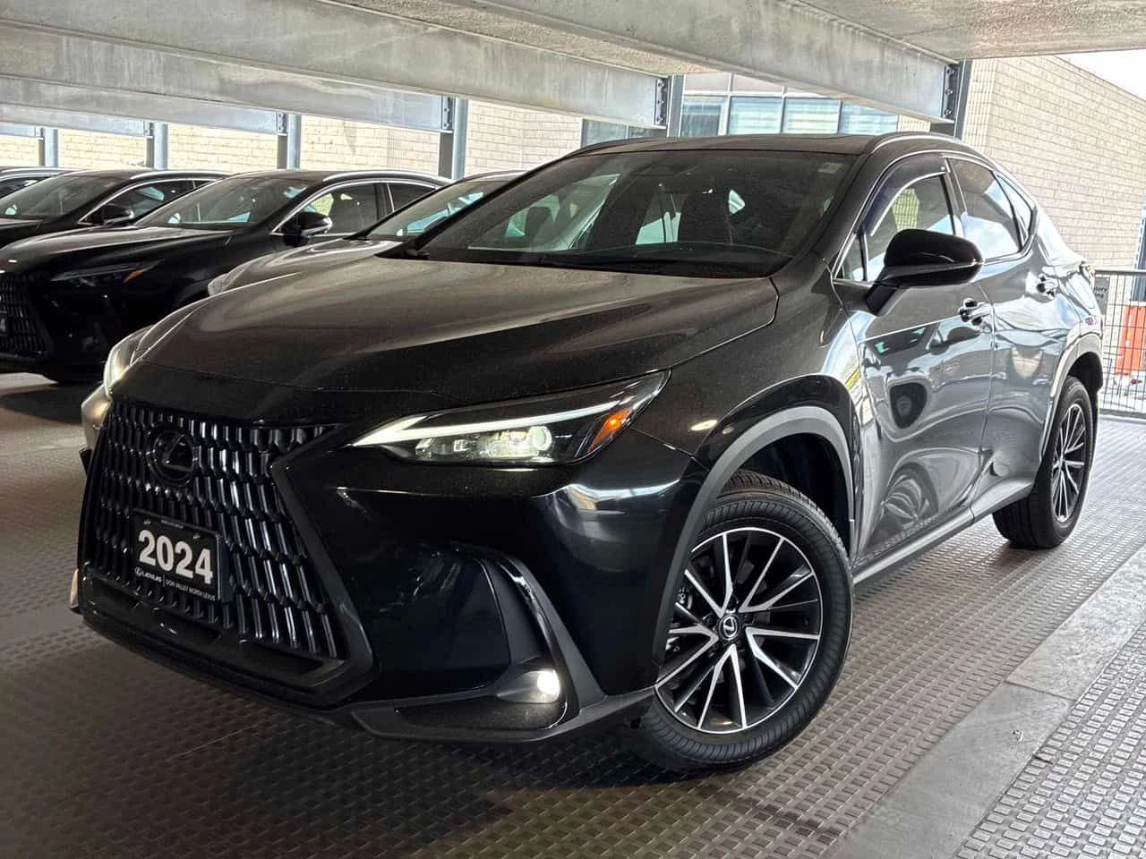 Lexus NX 350 | ОБДУХВАНЕ | DISTRONIC | ЧЕРВЕН САЛОН | 