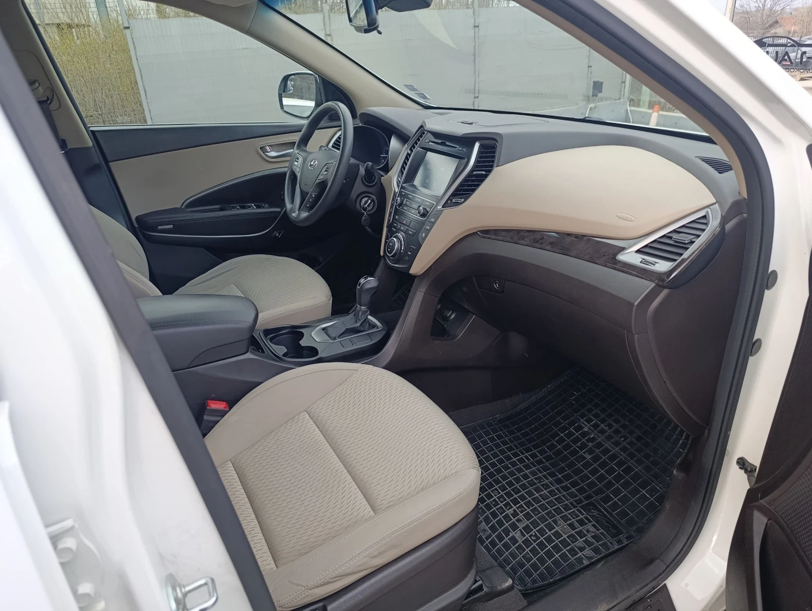 Hyundai Santa fe 3.3 V6 6+ 1, снимка 8 - Автомобили и джипове - 54673501