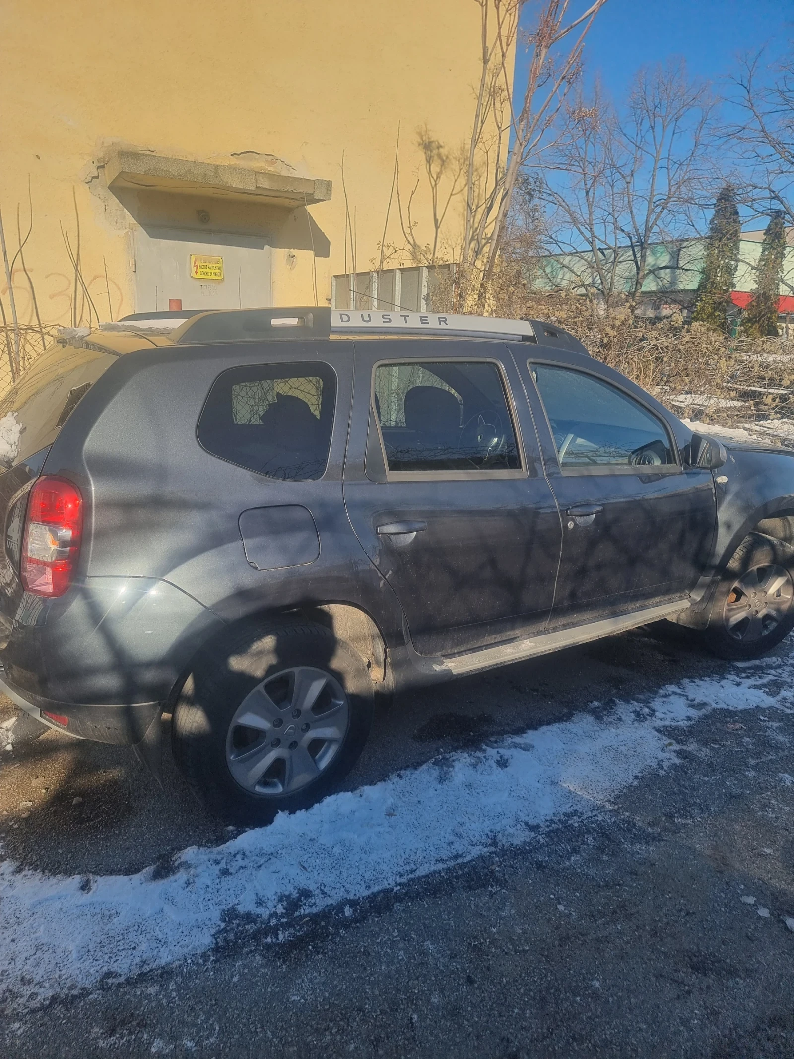 Dacia Duster 1600i Nisan, снимка 6 - Автомобили и джипове - 54868878