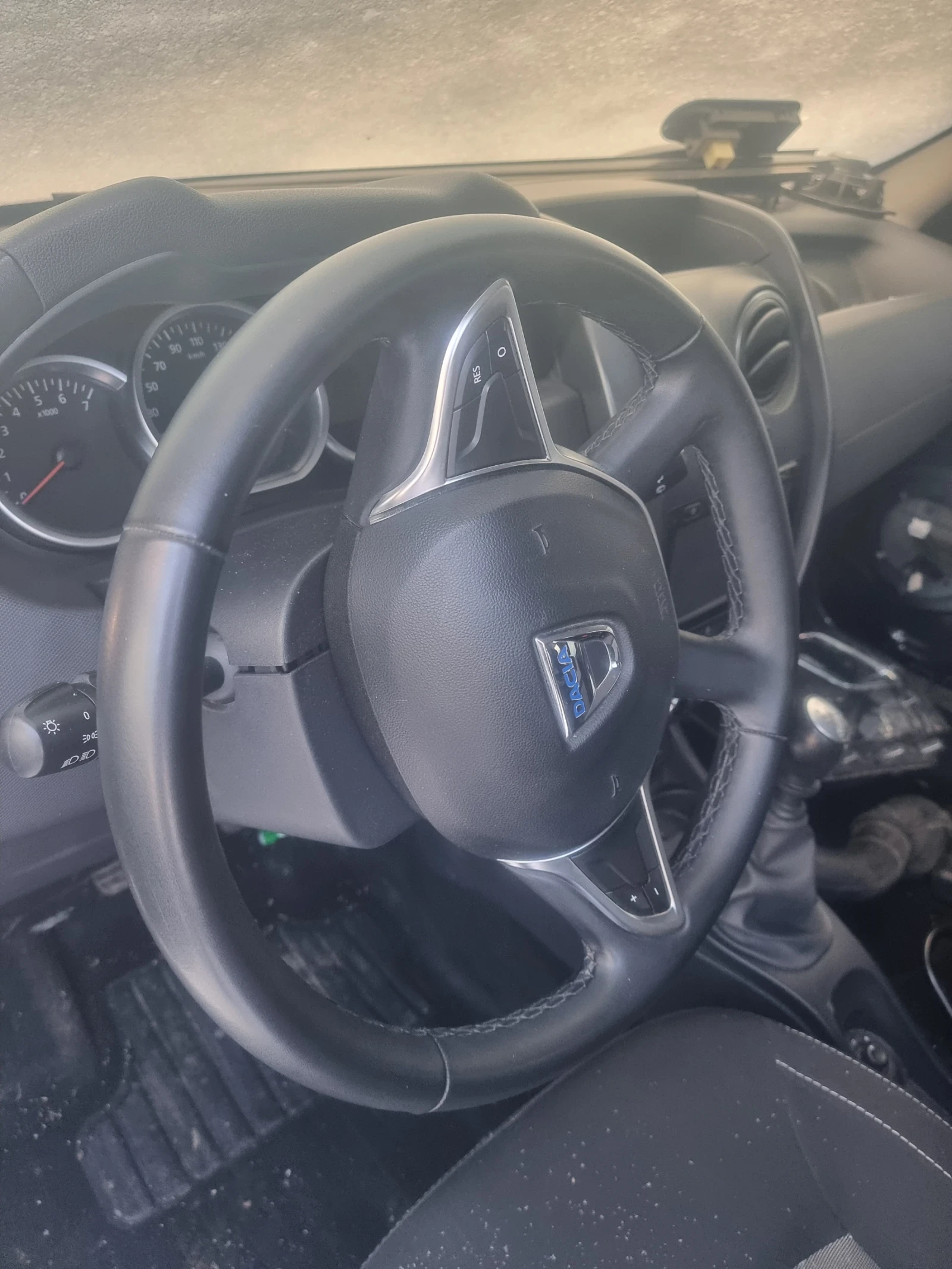 Dacia Duster 1600i Nisan, снимка 3 - Автомобили и джипове - 54868878