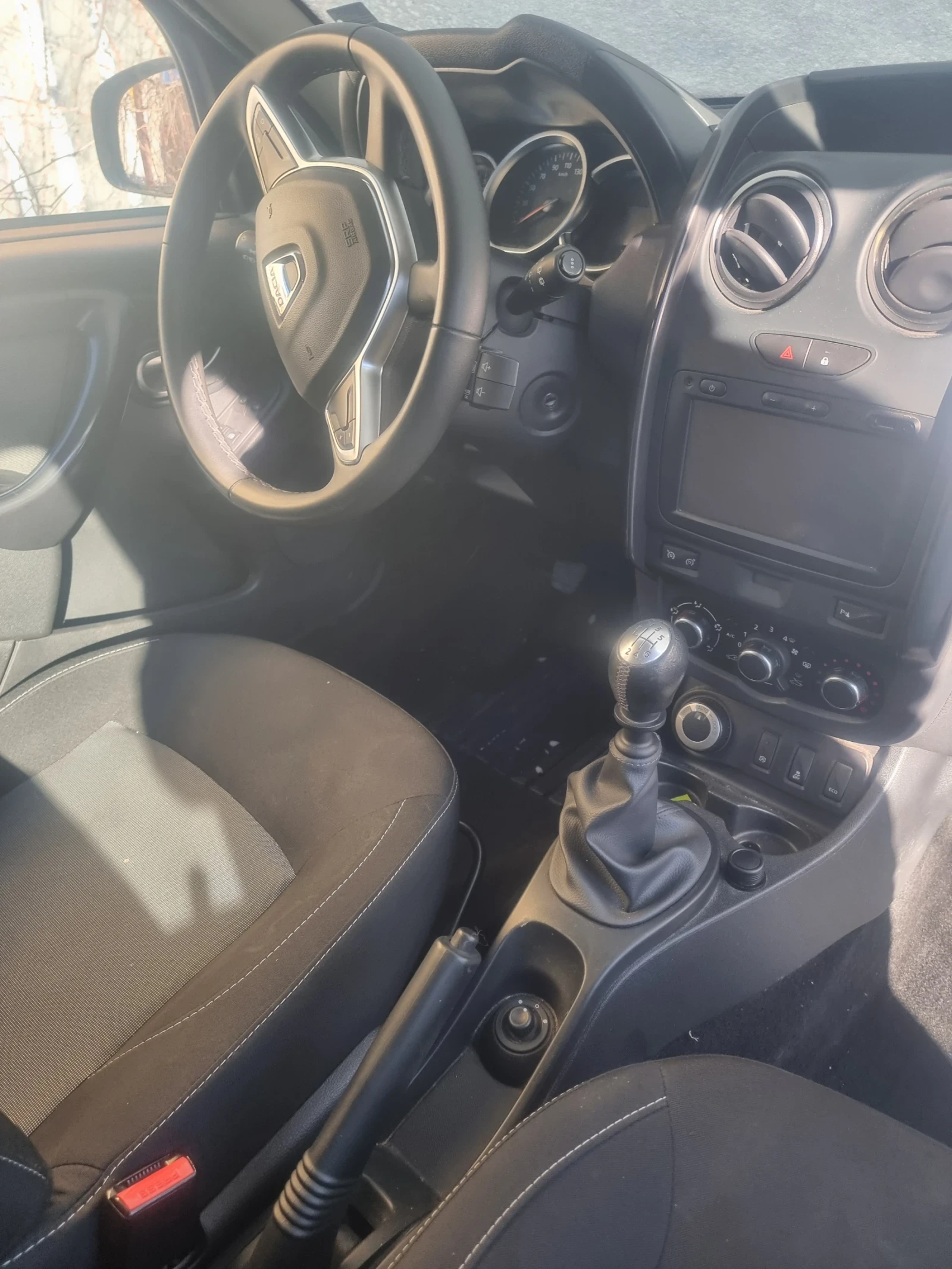 Dacia Duster 1600i Nisan, снимка 8 - Автомобили и джипове - 54868878