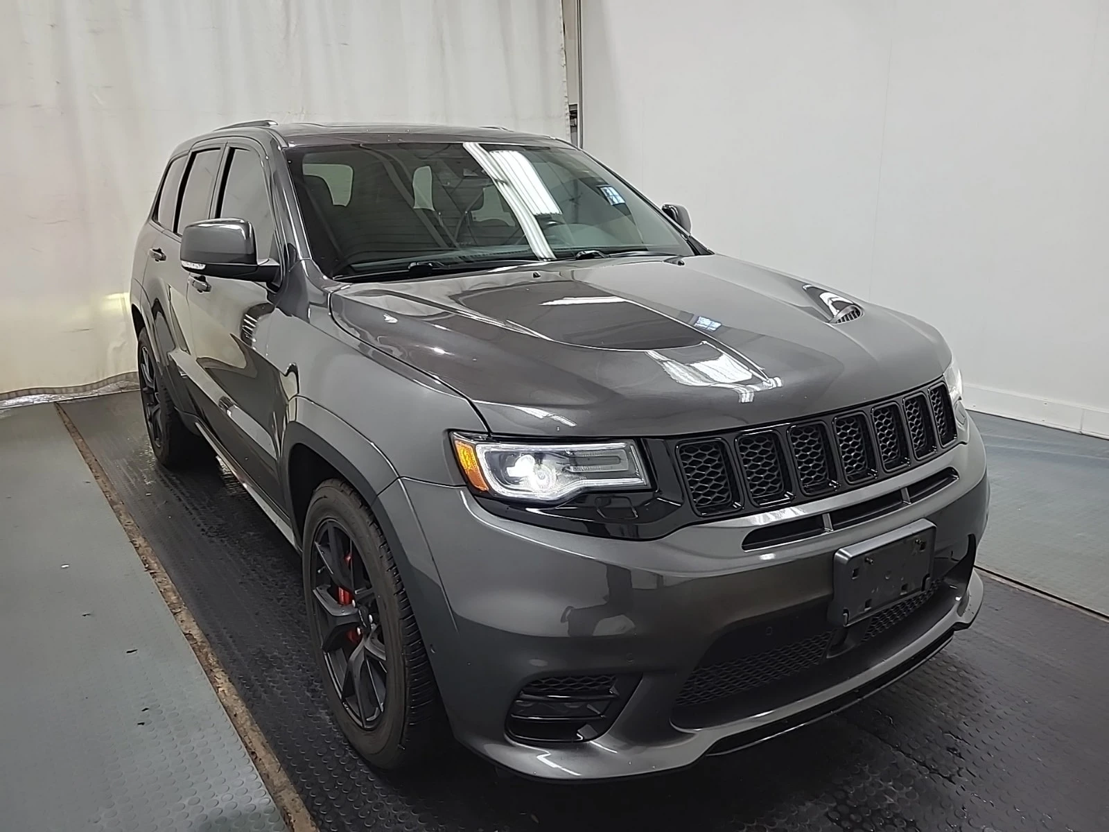Jeep Grand cherokee * SRT * АВТОКРЕДИТ БЕЗ ПЪРВОНАЧАЛНА ВНОСКА* , снимка 2 - Автомобили и джипове - 56093886