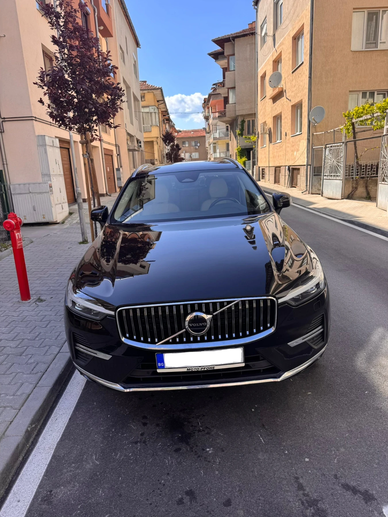 Volvo XC60 Inscription* 2.0D Hybrid* Гаранционен, снимка 2 - Автомобили и джипове - 56137244