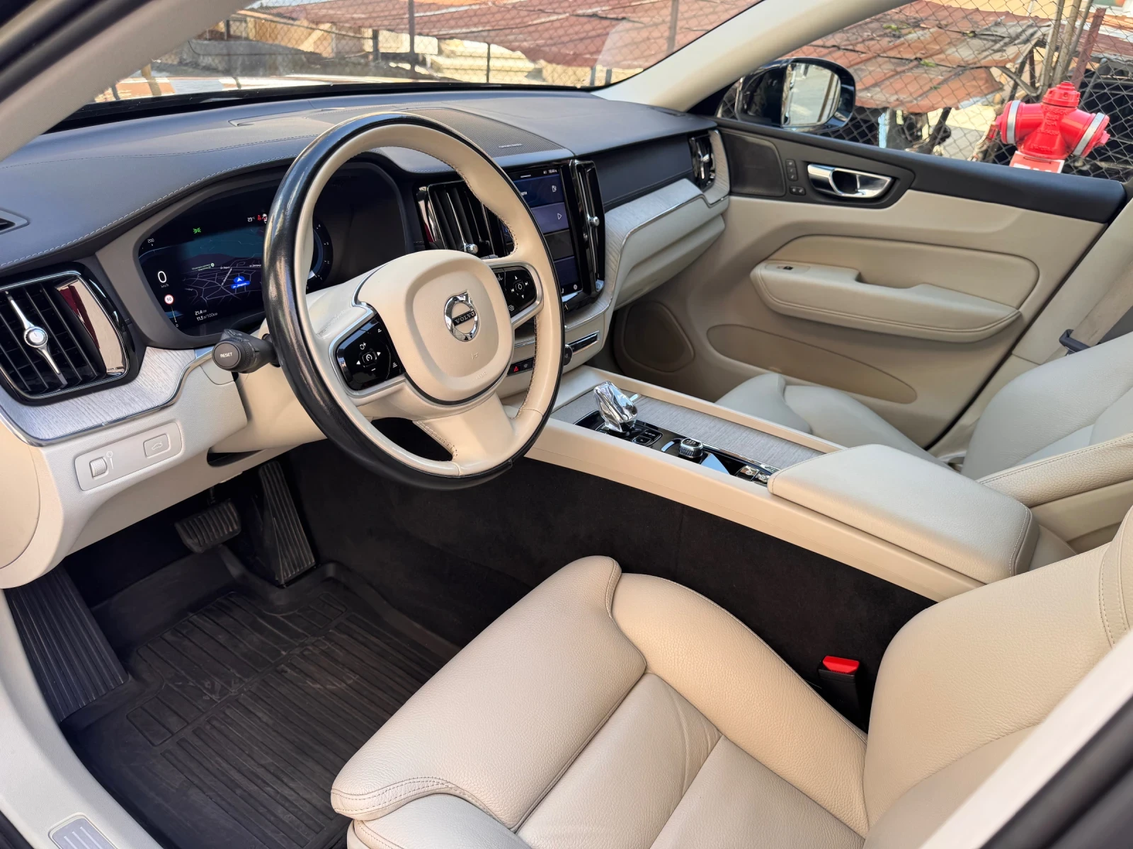 Volvo XC60 Inscription* 2.0D Hybrid* Гаранционен, снимка 8 - Автомобили и джипове - 56137244