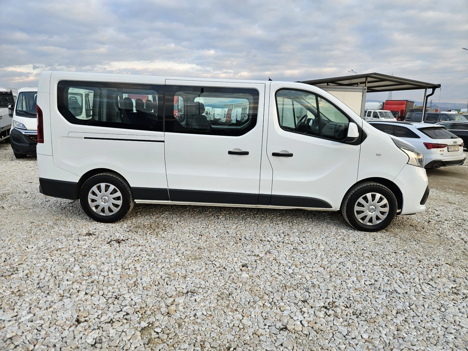 Nissan NV300 9 местен, Климатик, ЕВРО 6 - изображение 6