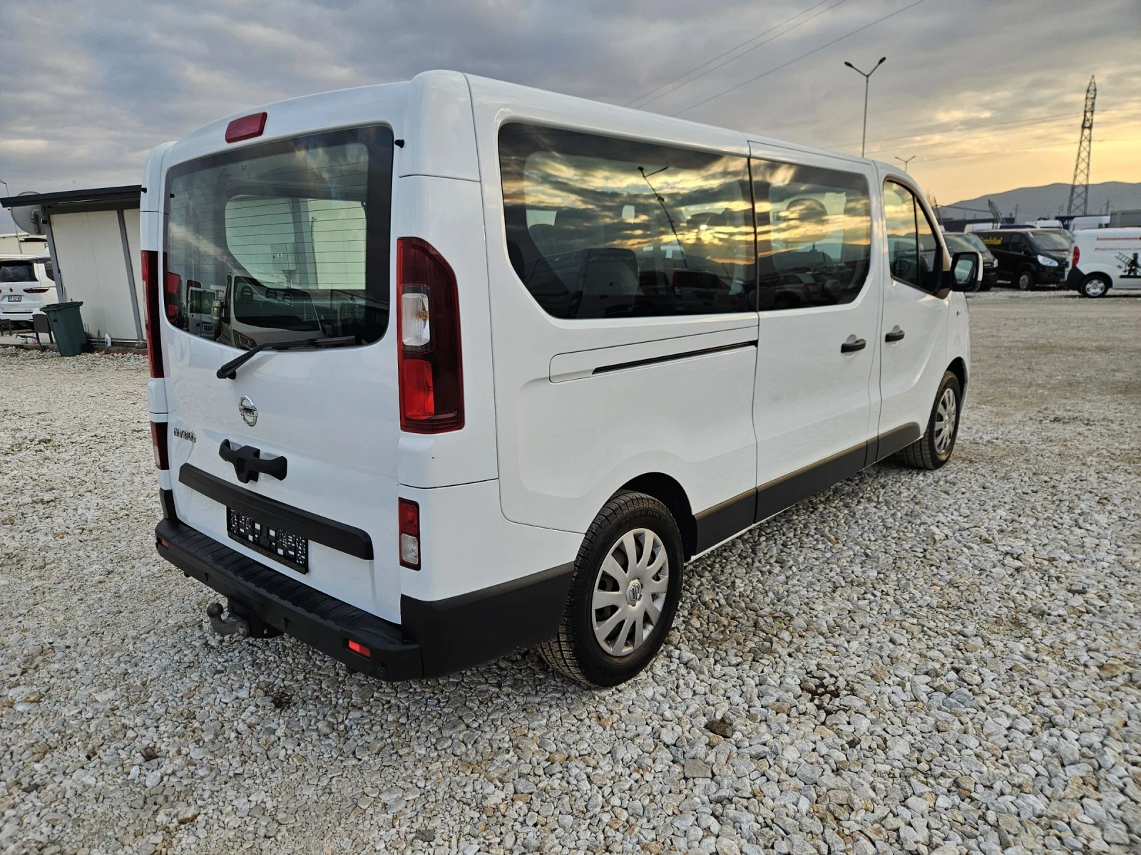 Nissan NV300 9 местен, Климатик, ЕВРО 6 - изображение 5