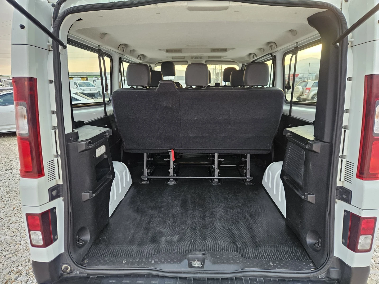 Nissan NV300 9 , ,  6 | Mobile.bg   15