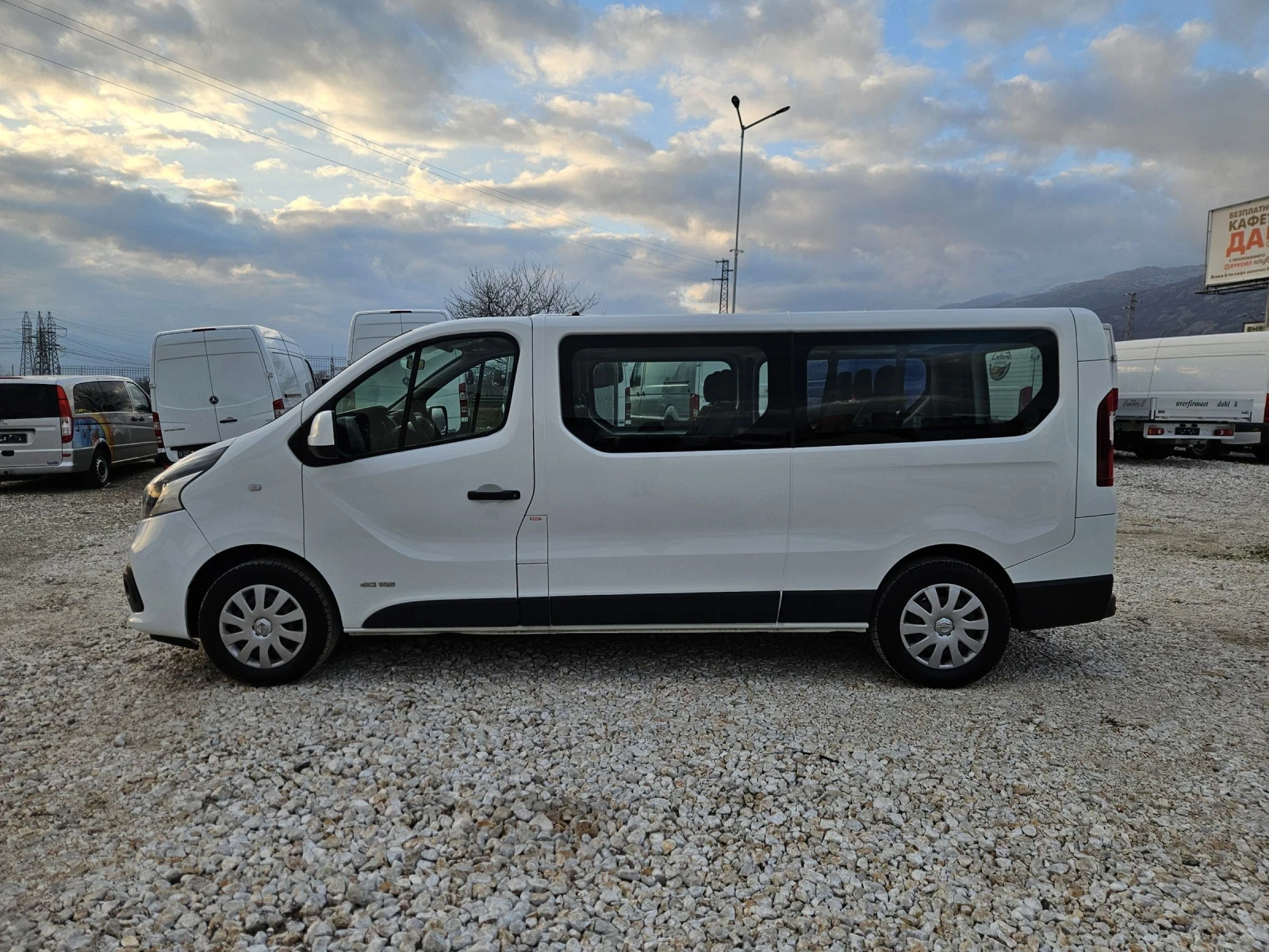 Nissan NV300 9 местен, Климатик, ЕВРО 6 - изображение 2