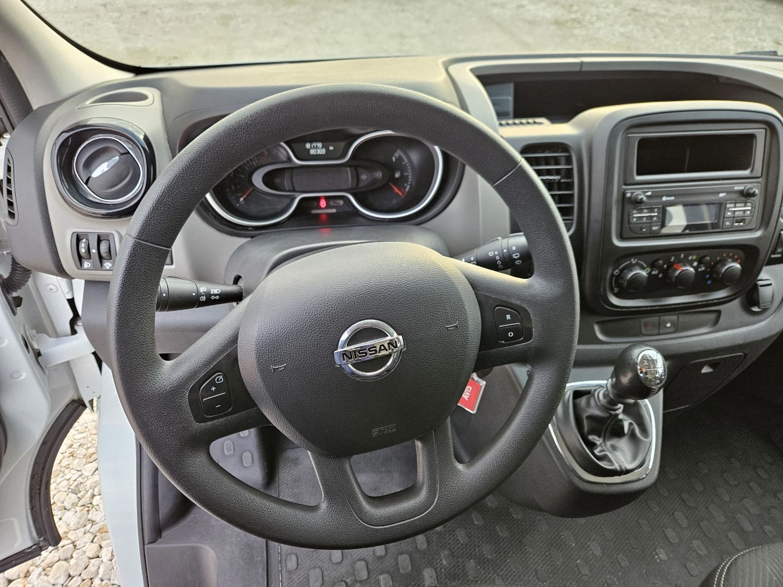 Nissan NV300 9 местен, Климатик, ЕВРО 6 - изображение 10