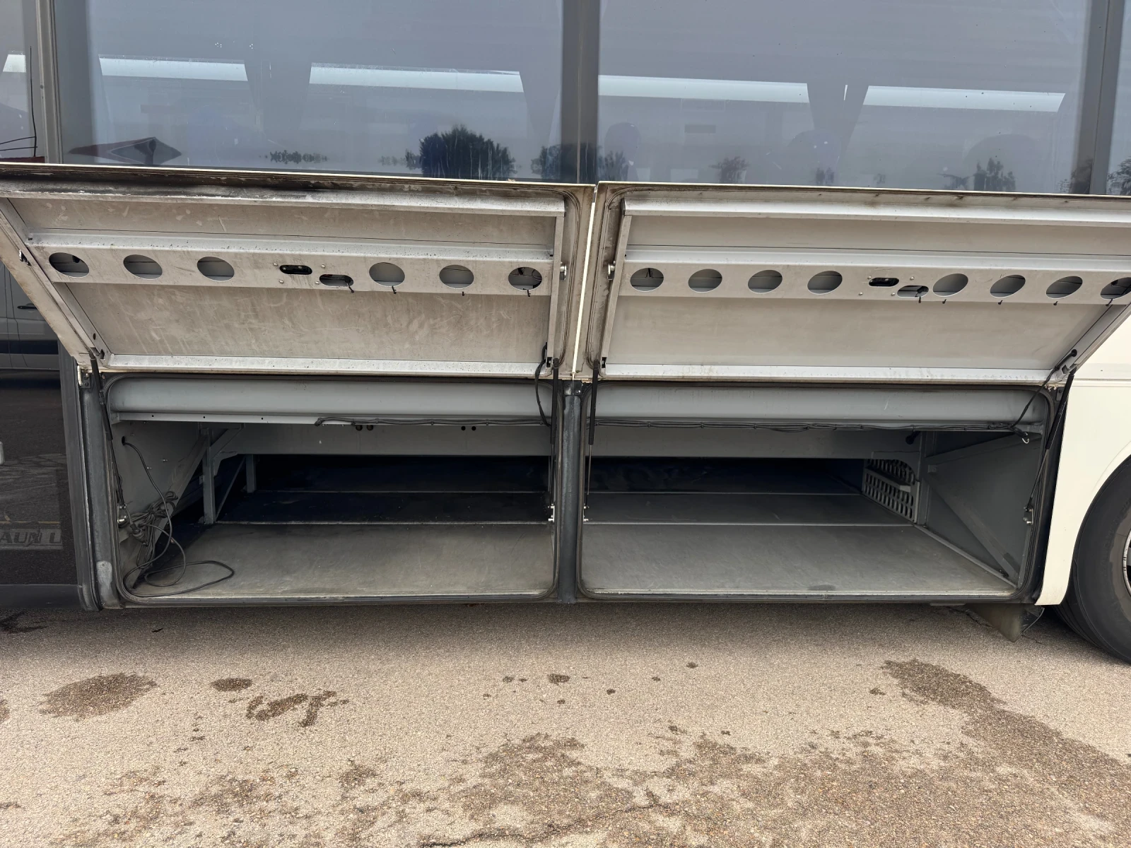 Mercedes-Benz Intouro   59  + 24 | Mobile.bg   17