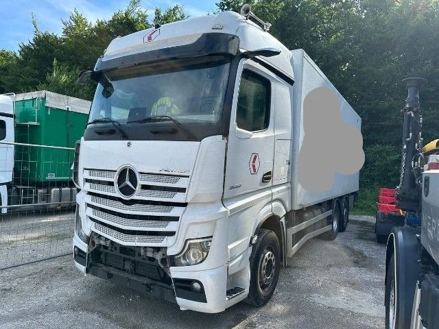 Mercedes-Benz Actros, снимка 2 - Камиони - 54745391