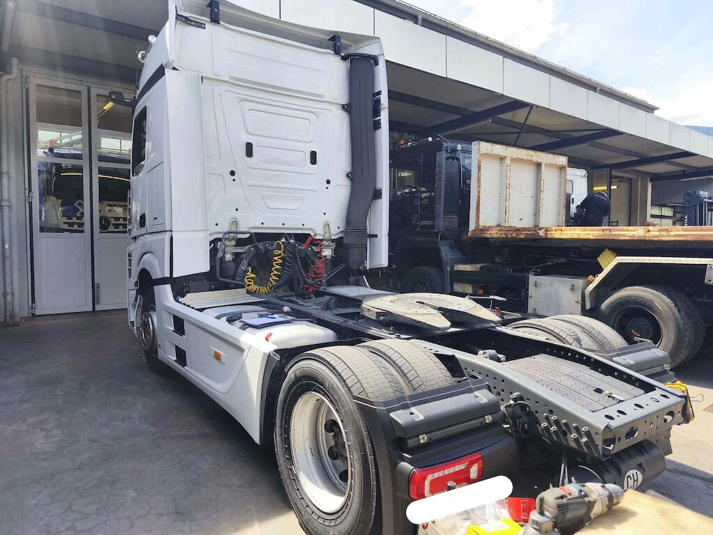 Mercedes-Benz Actros НА Части, снимка 2 - Камиони - 54745391
