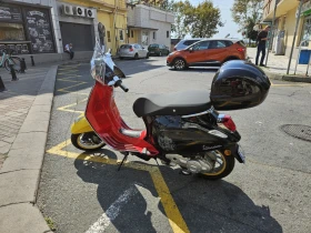 Vespa Primavera Mickey Mouse Limited edition , снимка 3