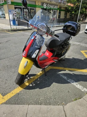     Vespa Primavera Mickey Mouse Limited edition 