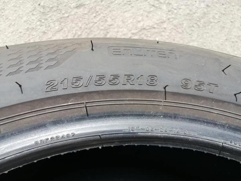 Гуми Летни 215/55R18, снимка 5 - Гуми и джанти - 36328996