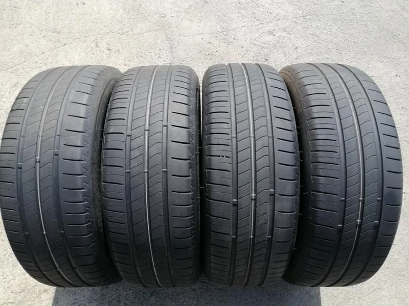 Гуми Летни 215/55R18, снимка 1 - Гуми и джанти - 36328996