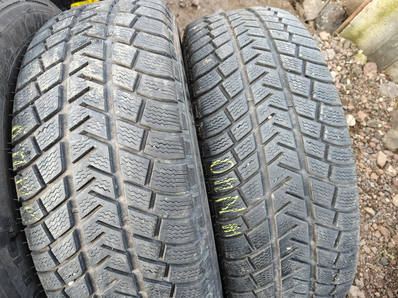 Гуми Зимни 265/70R16, снимка 3 - Гуми и джанти - 54088510