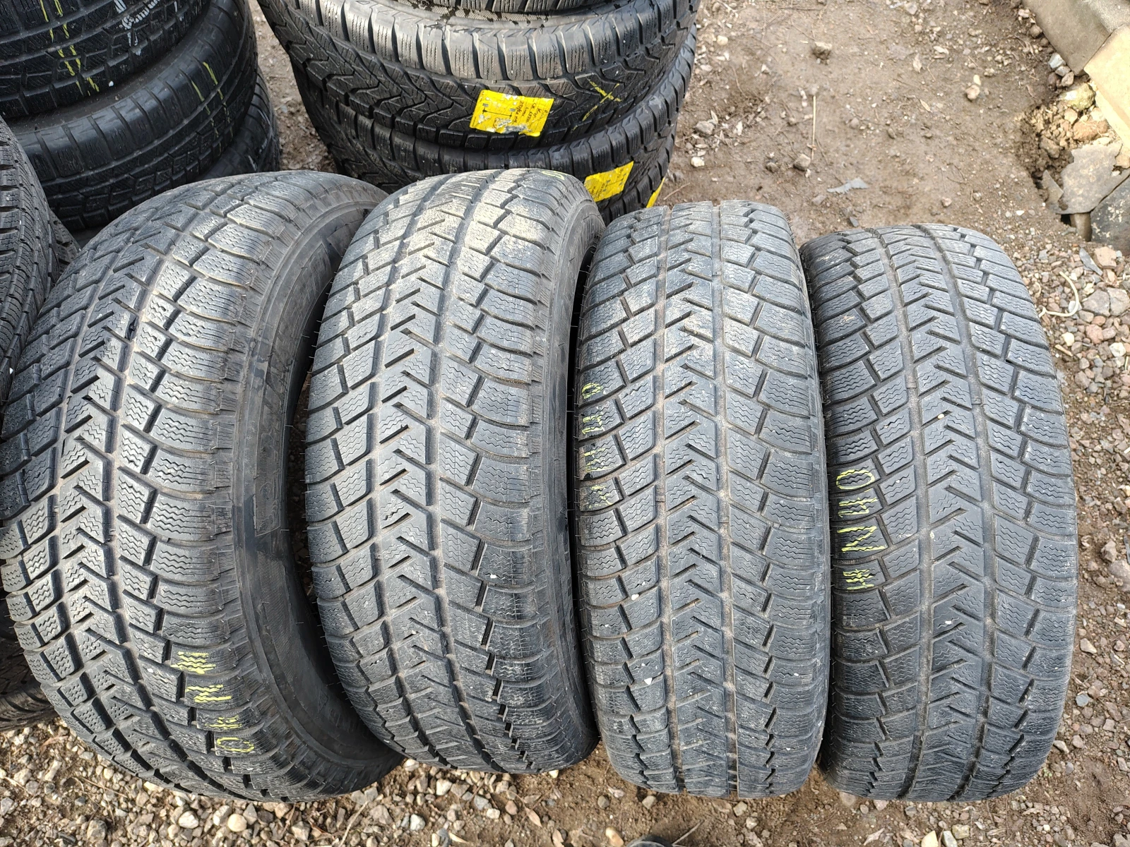 Гуми Зимни 265/70R16