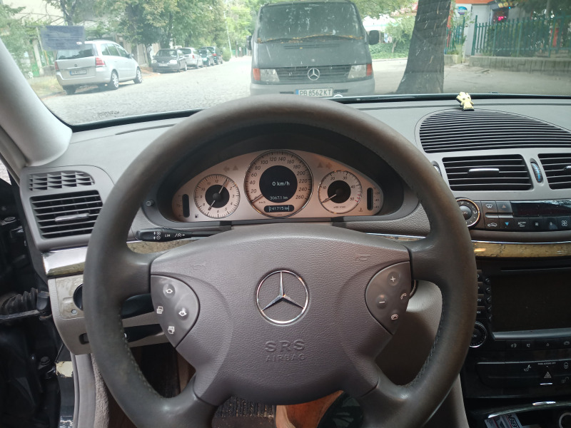 Mercedes-Benz E 400, снимка 5 - Автомобили и джипове - 45632623