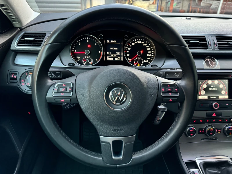 VW Passat 2.0TDi-4Motion, снимка 10 - Автомобили и джипове - 48059793