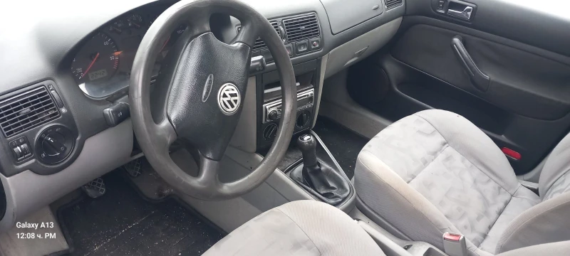 VW Golf, снимка 4 - Автомобили и джипове - 49149018