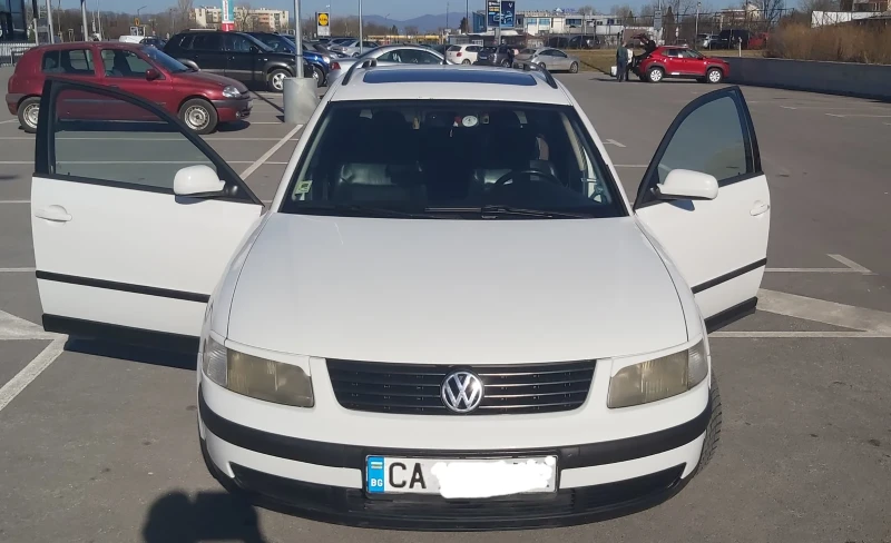 VW Passat, снимка 1 - Автомобили и джипове - 49423297