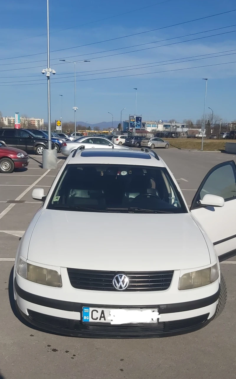 VW Passat, снимка 2 - Автомобили и джипове - 49423297