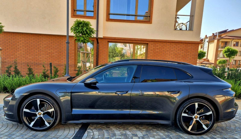 Porsche Taycan 4* CROSS TURISMO* PANO* BOSE* 360CAM* , снимка 6 - Автомобили и джипове - 50660185