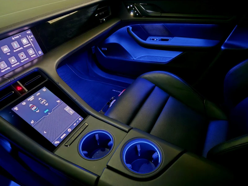 Porsche Taycan 4* CROSS TURISMO* PANO* BOSE* 360CAM* , снимка 16 - Автомобили и джипове - 50660185