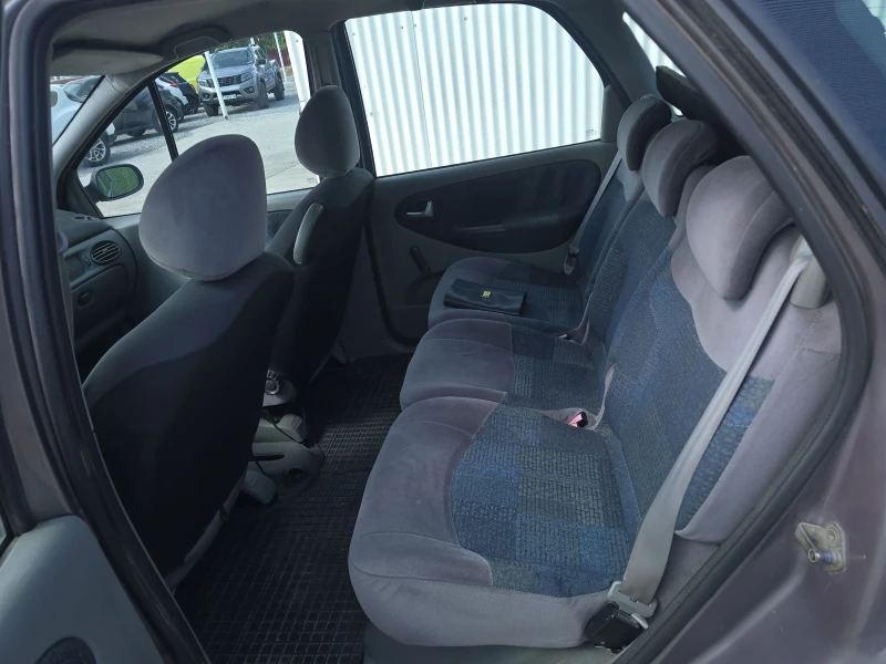 Renault Scenic 1.6  107кс, снимка 8 - Автомобили и джипове - 51364223