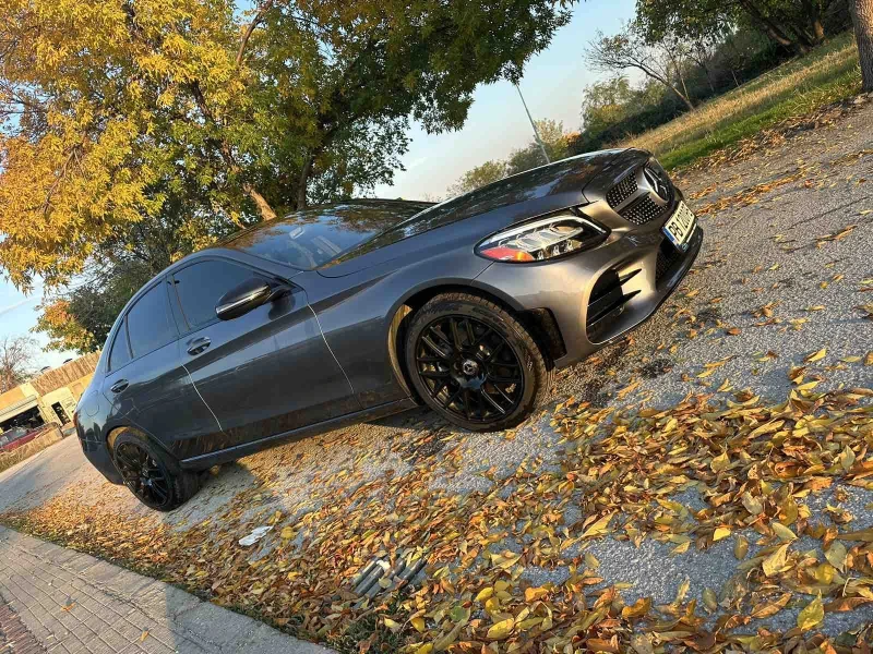 Mercedes-Benz C 300 Facelift, снимка 2 - Автомобили и джипове - 52598131