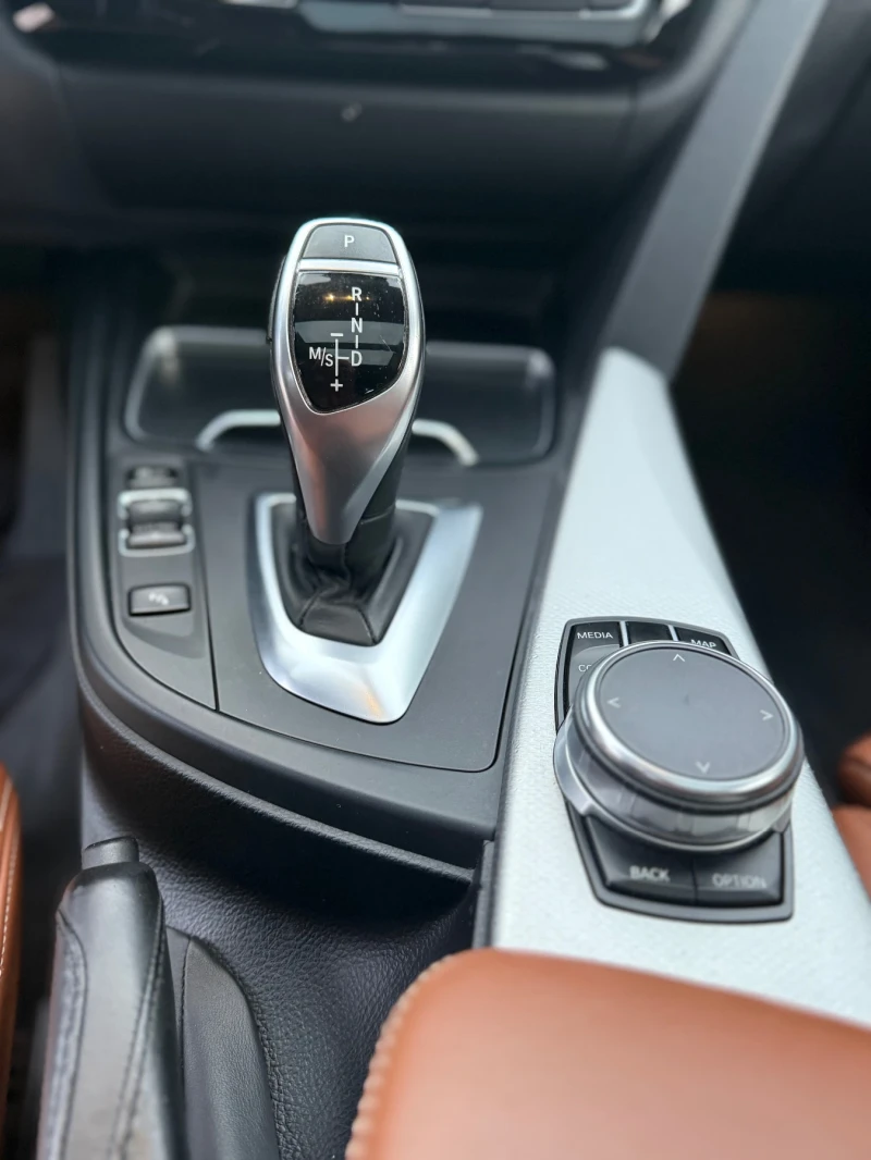 BMW 330 Individual / M-pack / Facelift, снимка 10 - Автомобили и джипове - 52438420