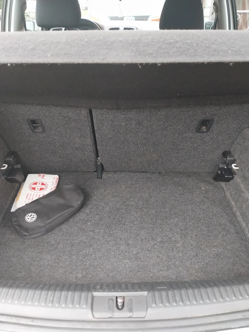 VW Polo 1.6 TDI, снимка 12 - Автомобили и джипове - 52584184