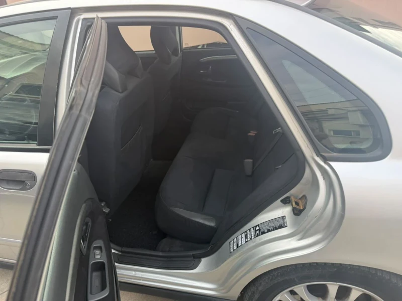 Volvo S40, снимка 8 - Автомобили и джипове - 52965166