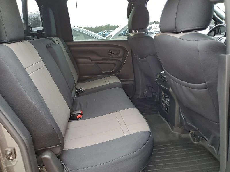 Nissan Teana 5.6L 8 Rear-wheel drive, снимка 12 - Автомобили и джипове - 52904761