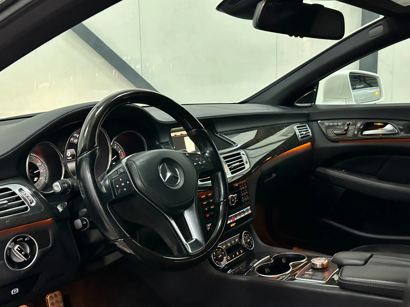 Mercedes-Benz CLS 550 * AMG* 4MATIC* ОБДУХ* DISTRONIC*  - изображение 9