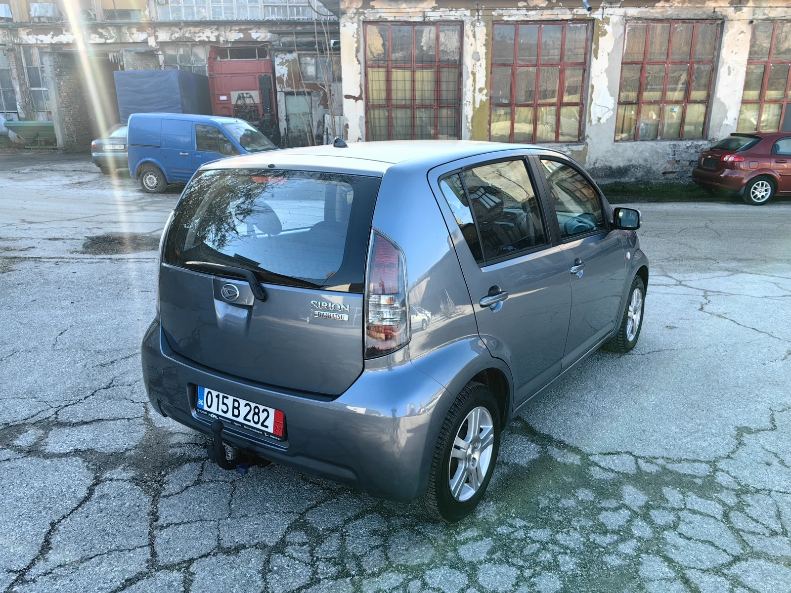 Daihatsu Sirion 1.3 бензин 91 кс, Facelift модел  - изображение 6