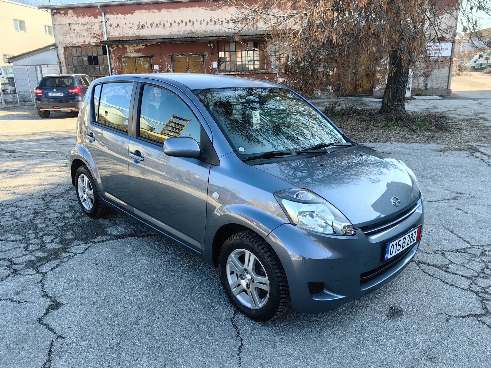 Daihatsu Sirion 1.3 бензин 91 кс, Facelift модел  - изображение 8