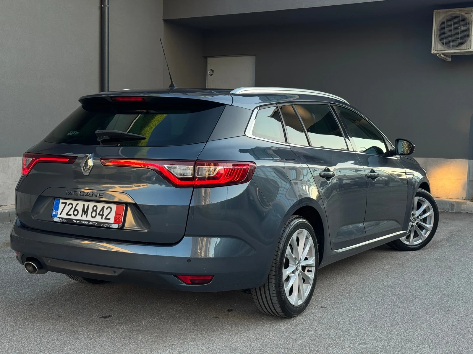 Renault Megane 1.5dci INTENS /// ВЪРНАТ ОТ ЛИЗИНГ// ГАРАНЦИЯ - изображение 2
