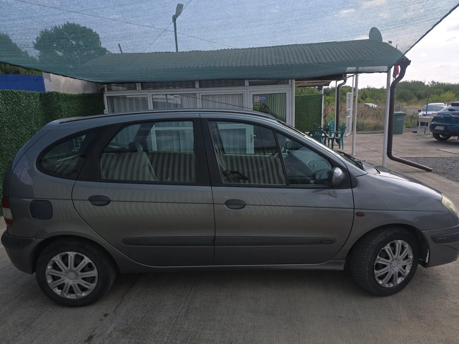 Renault Scenic 1.6  107кс - изображение 4