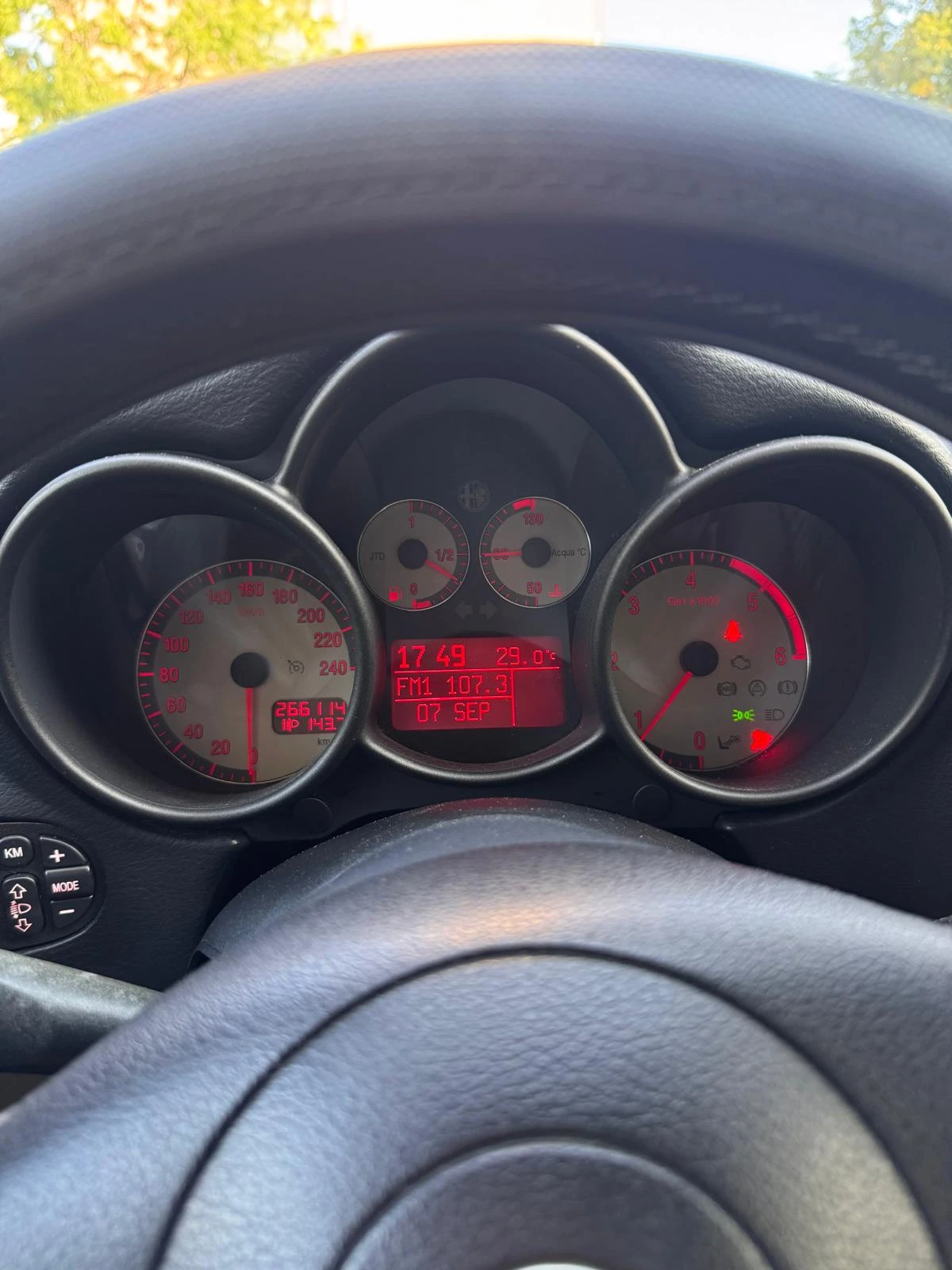 Alfa Romeo Gt 1.9JTDm - изображение 7