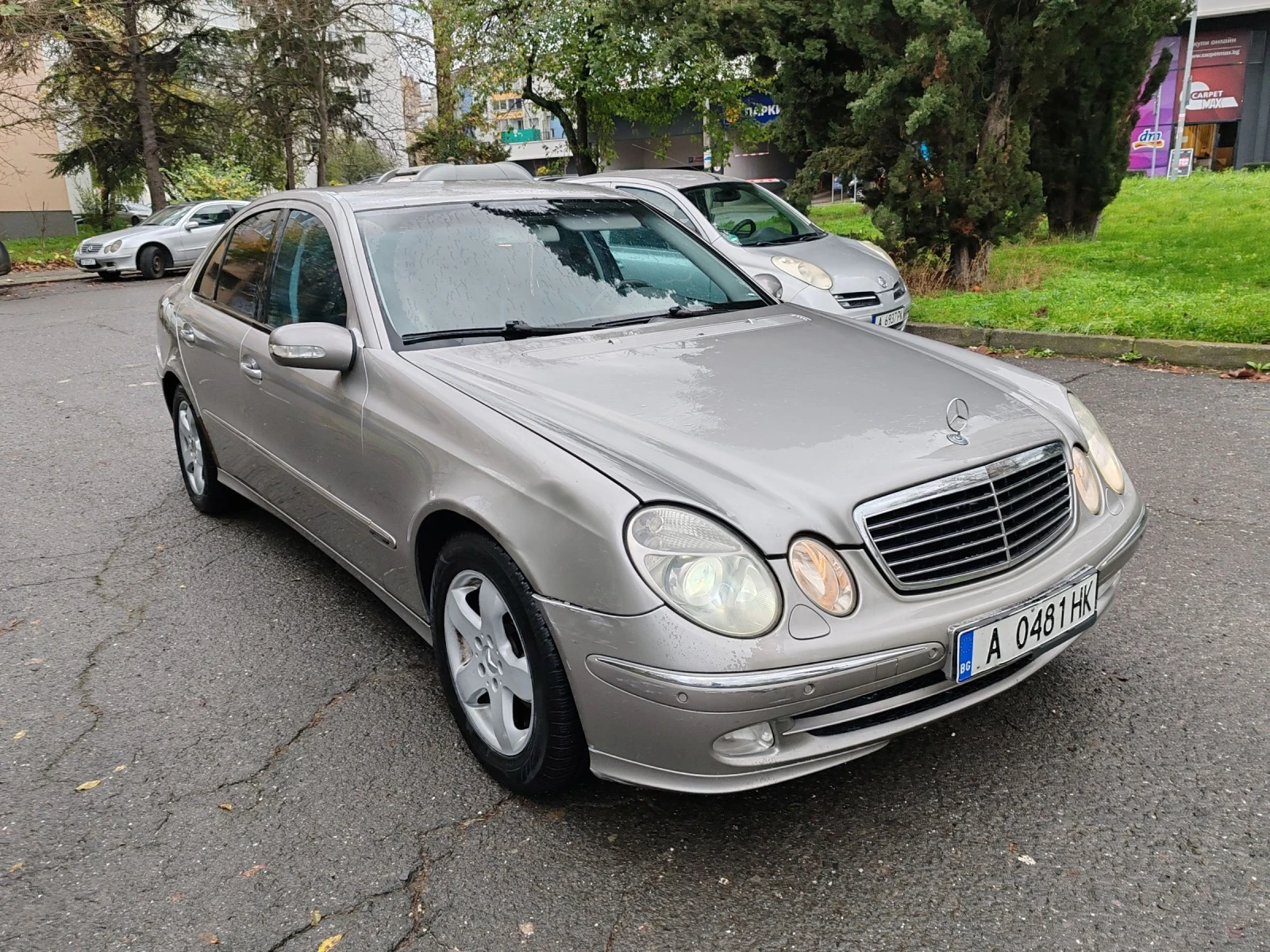 Mercedes-Benz E 220, снимка 3 - Автомобили и джипове - 53837305