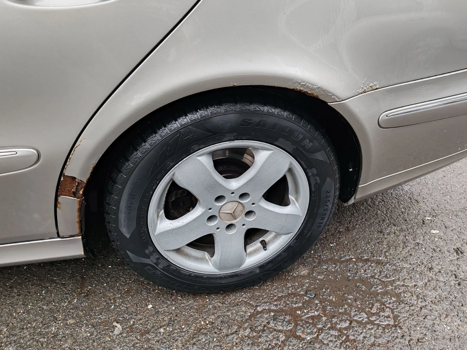 Mercedes-Benz E 220, снимка 12 - Автомобили и джипове - 53837305