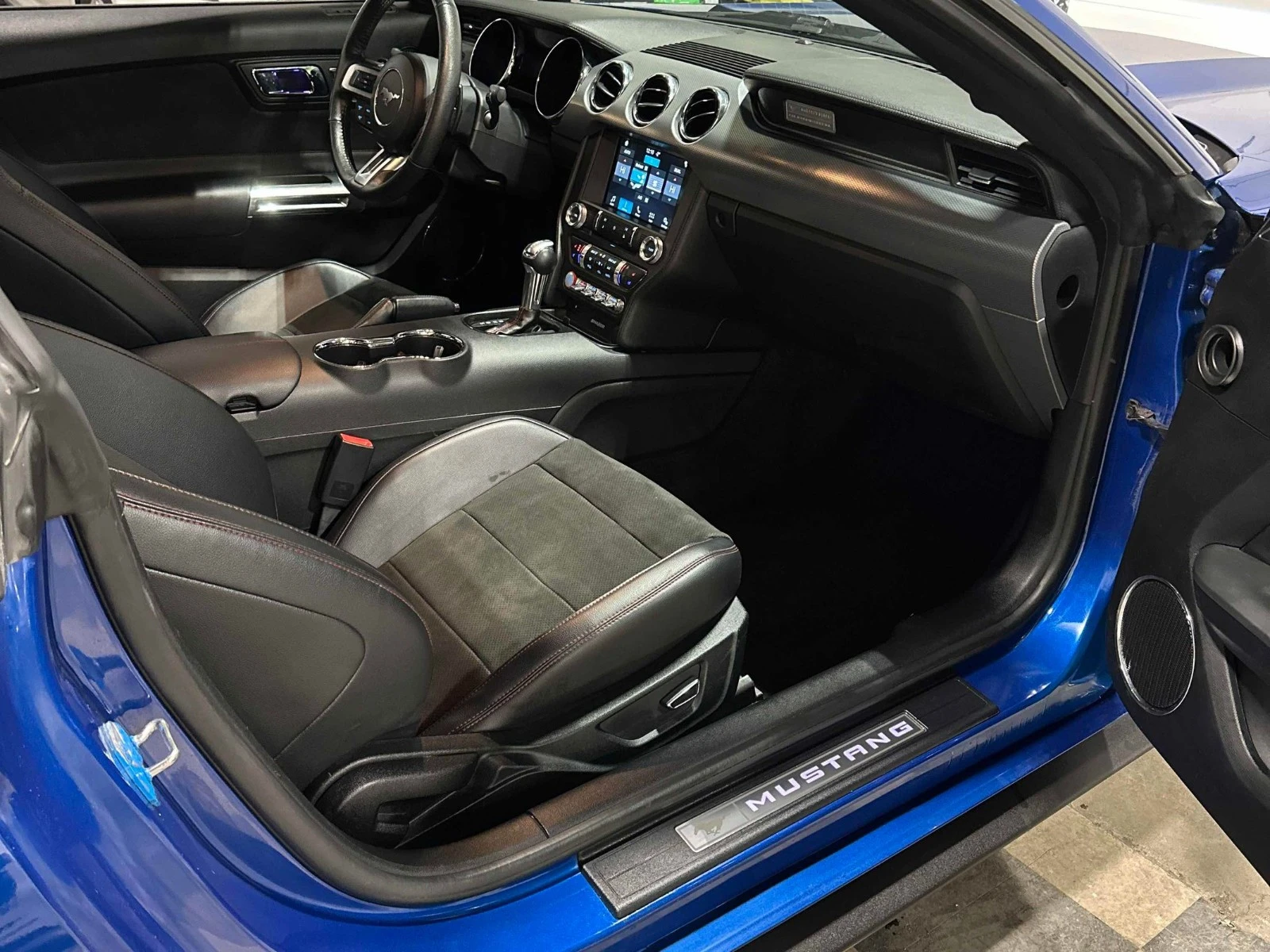 Ford Mustang GT CARFAX    | Mobile.bg   12