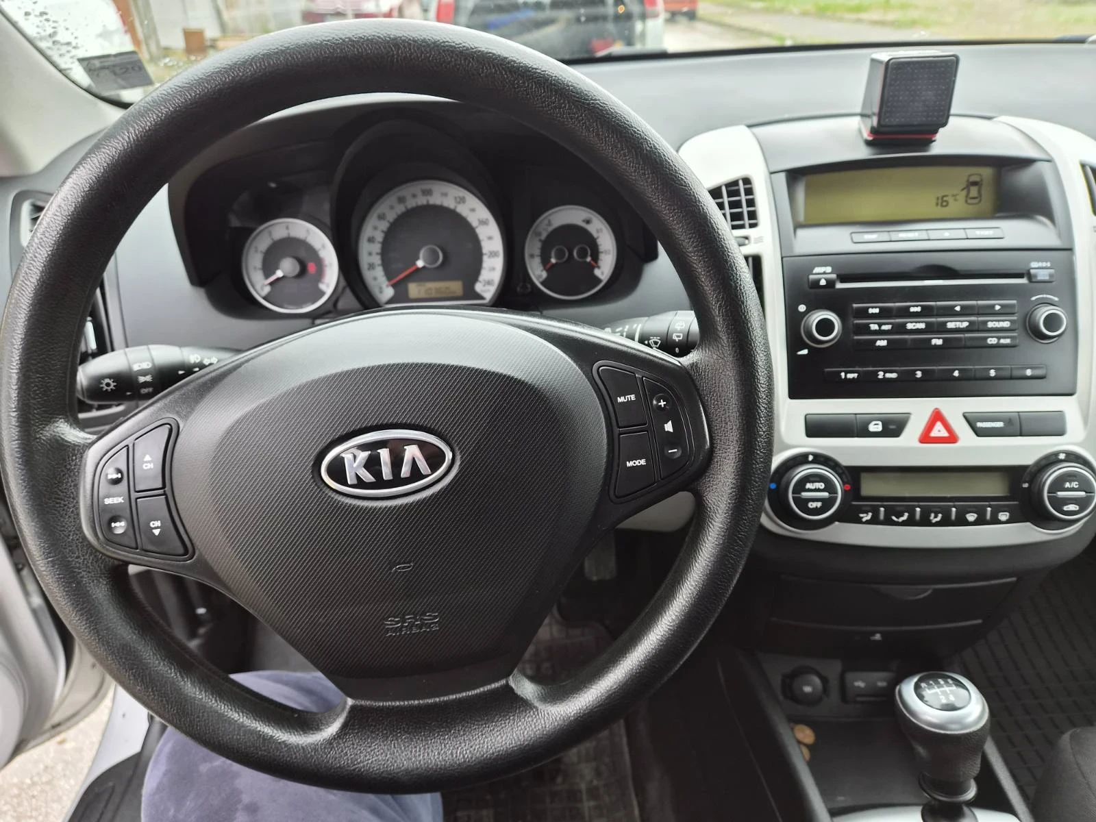 Kia Ceed 1.4, снимка 9 - Автомобили и джипове - 54622729