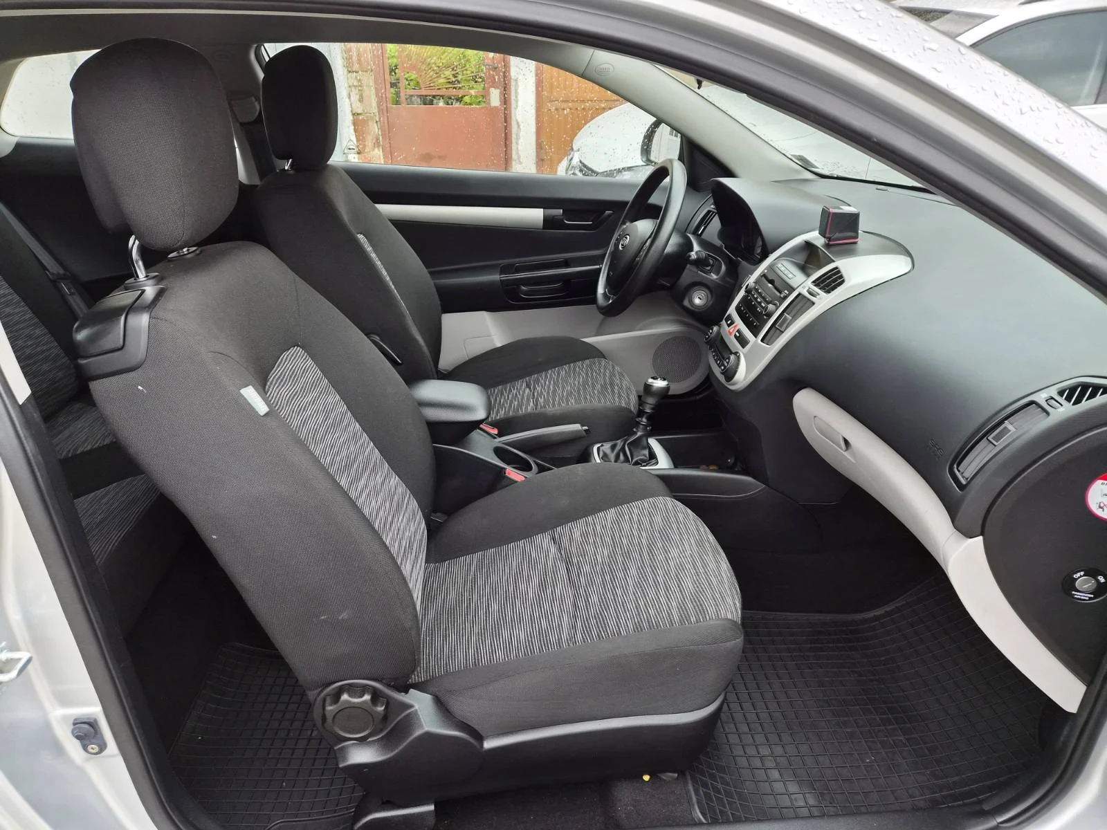 Kia Ceed 1.4, снимка 8 - Автомобили и джипове - 54622729